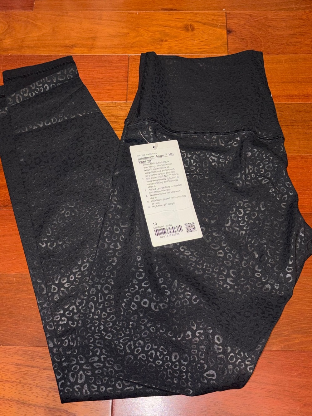 Lululemon NWT aligns 28” length
